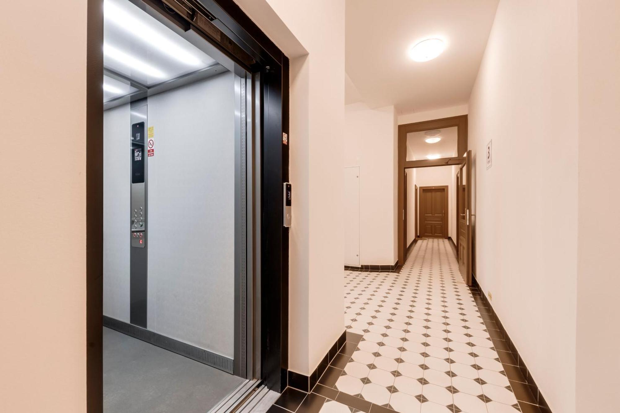 New Town Oases Apartment Praga Esterno foto